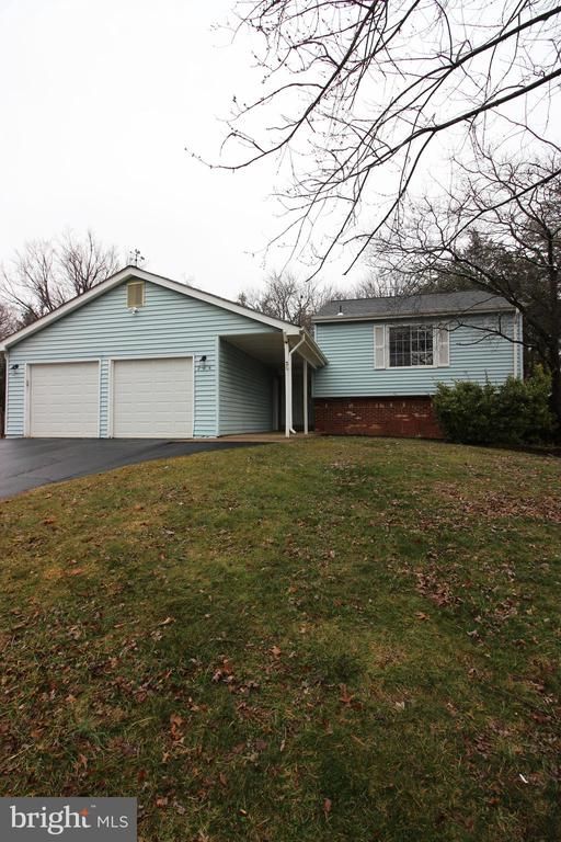 234 E Juniper Ave, Sterling, VA 20164