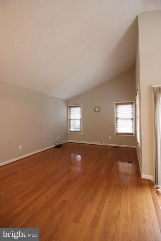 234 E Juniper Ave, Sterling, VA 20164
