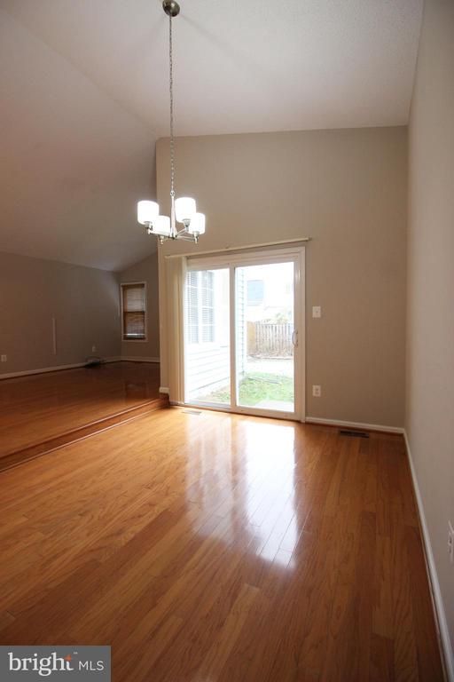 234 E Juniper Ave, Sterling, VA 20164