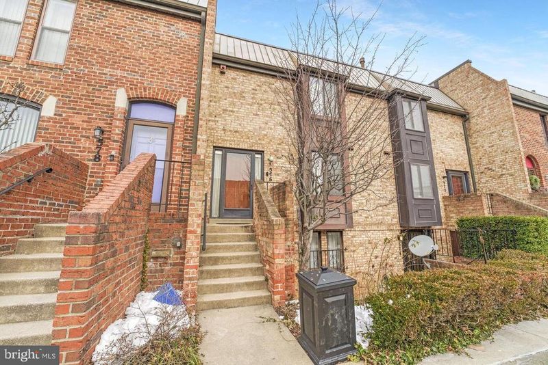 576 Brummel Ct NW #576, Washington, DC 20012