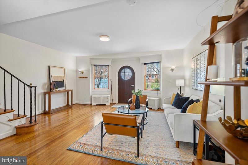 4454 Greenwich Pw NW, Washington, DC 20007