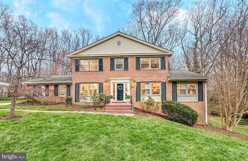 1558 Forest Villa Ln, Mclean, VA 22101