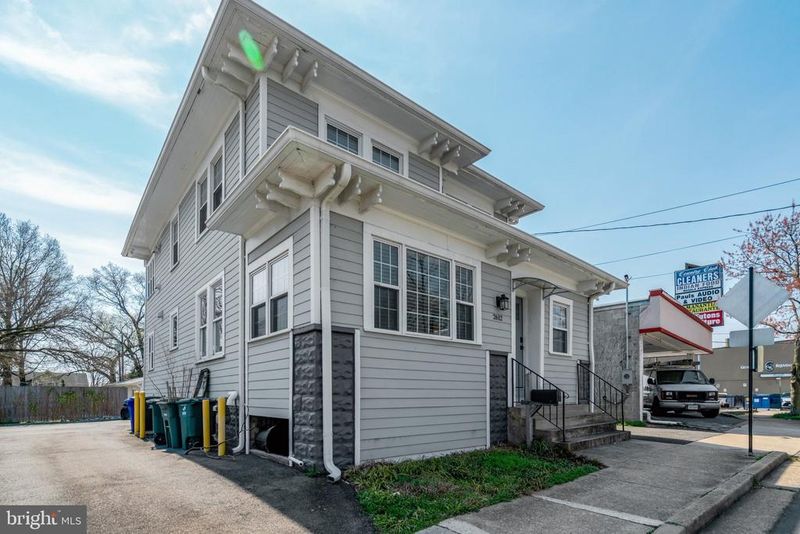 2612 N Pershing Dr, Arlington, VA 22201