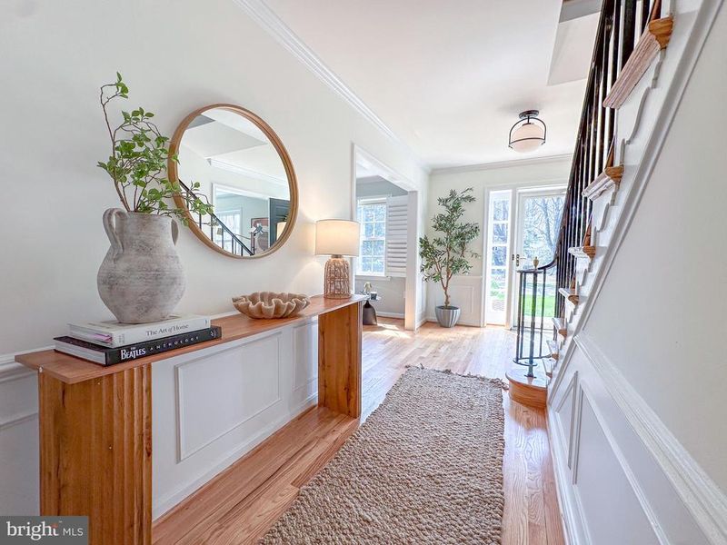 1558 Forest Villa Ln, Mclean, VA 22101