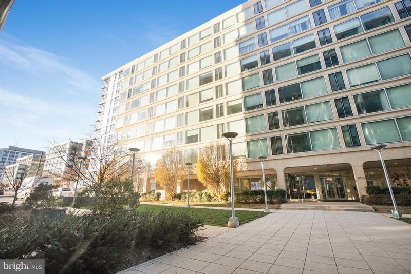 1101 3rd St SW #403, Washington, DC 20024