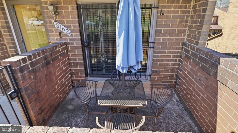 3162 Apple Rd NE #18, Washington, DC 20018