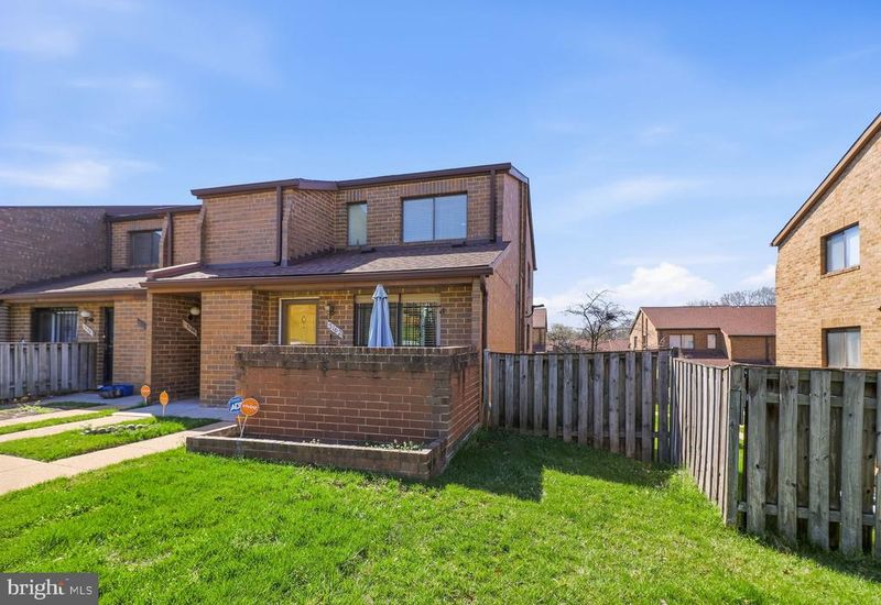 3162 Apple Rd NE #18, Washington, DC 20018
