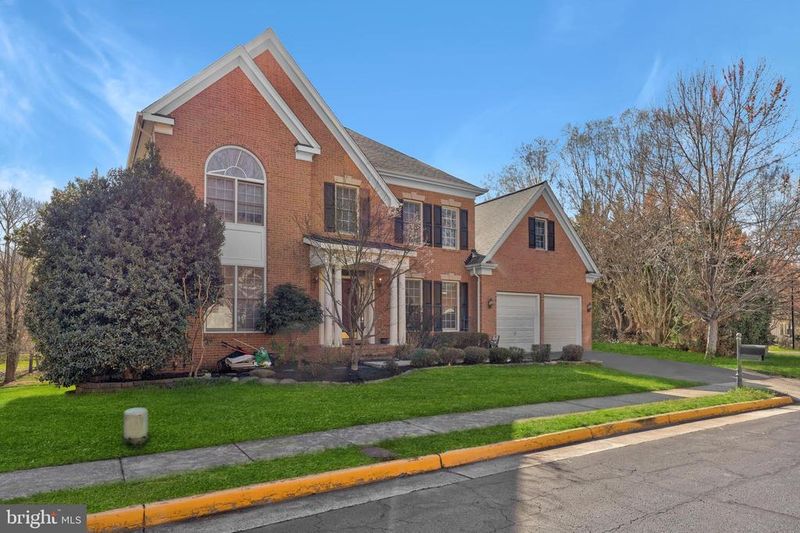 11638 Forest Hill Ct, Fairfax, VA 22030