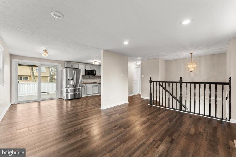 1394 Rollinghouse Dr, Frederick, MD 21703
