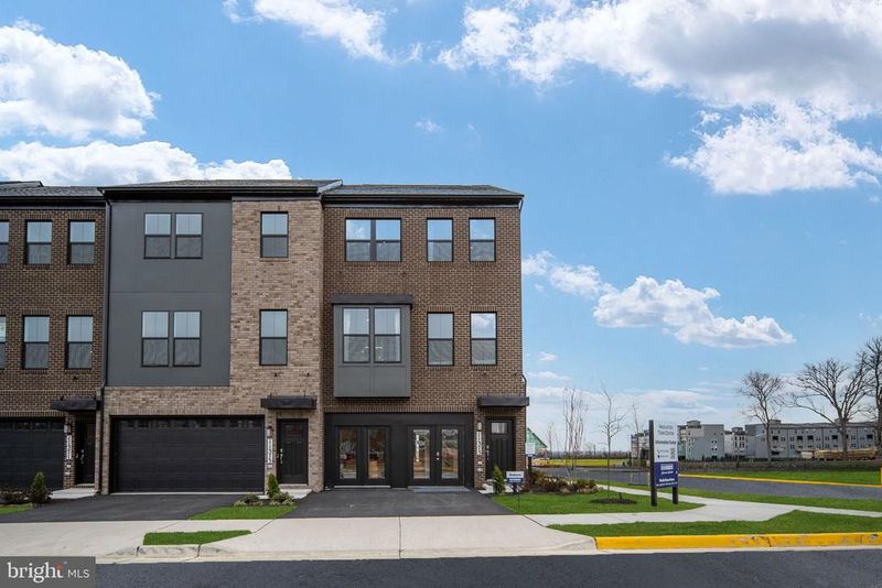 11373 Hypatia Loop, Manassas, VA 20109