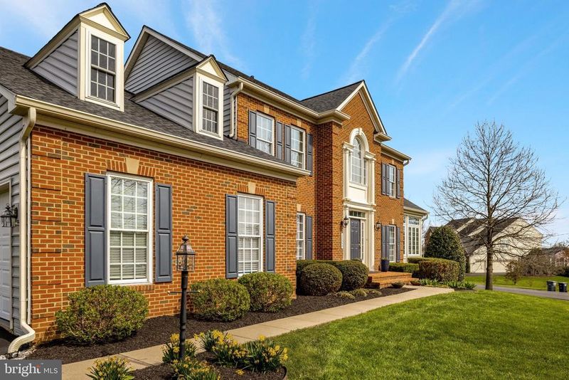22350 Dolomite Hills Dr, Ashburn, VA 20148