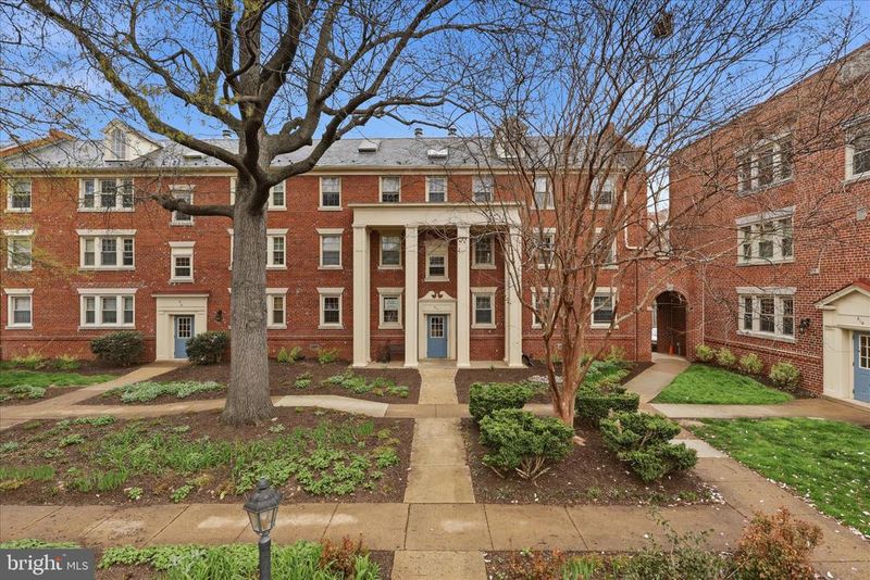 517 Bashford Ln #1, Alexandria, VA 22314
