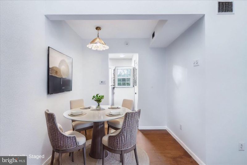 517 Bashford Ln #1, Alexandria, VA 22314