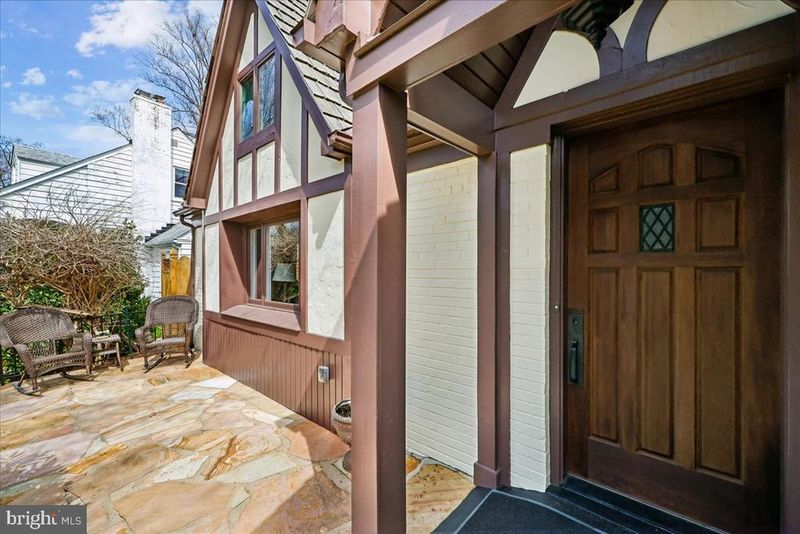 5735 Bradley Blvd, Bethesda, MD 20814
