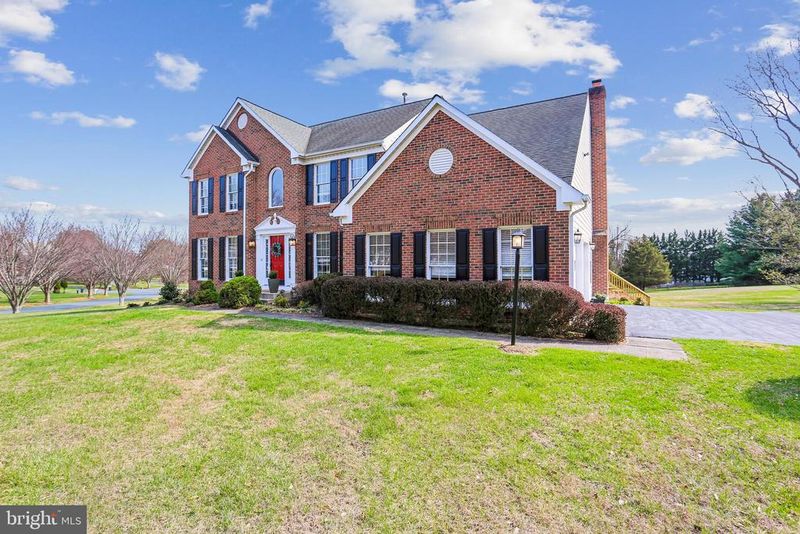 20233 Sweet Meadow Ln, Gaithersburg, MD 20882