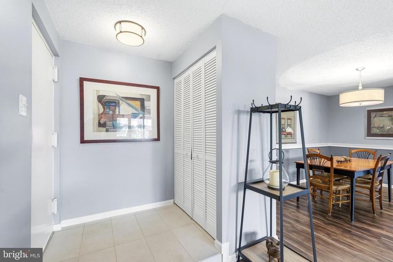 10222 Bushman Dr #8101, Oakton, VA 22124