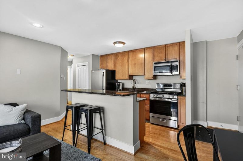 4840 Macarthur Blvd NW #408, Washington, DC 20007