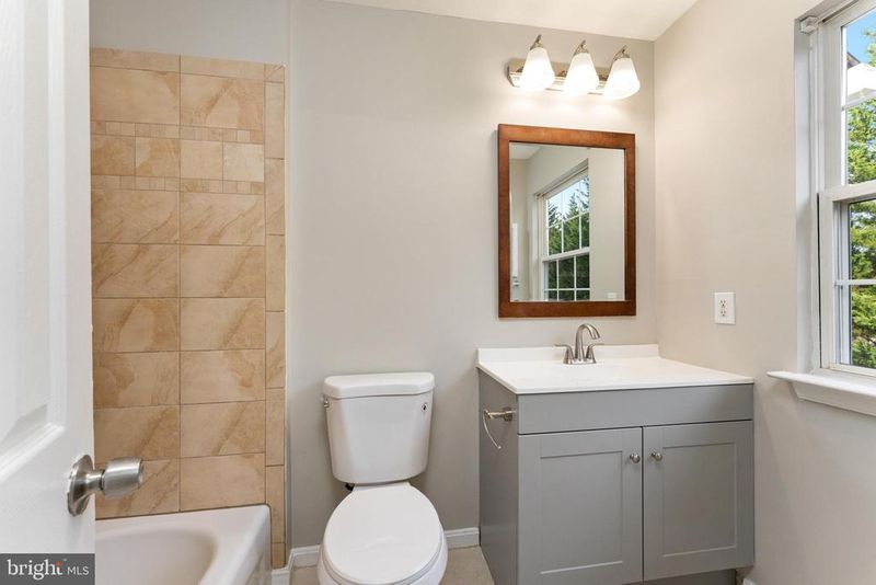 4869 Benecia Ln, Dumfries, VA 22025