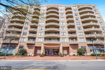 4801 Fairmont Ave #810, Bethesda, MD 20814