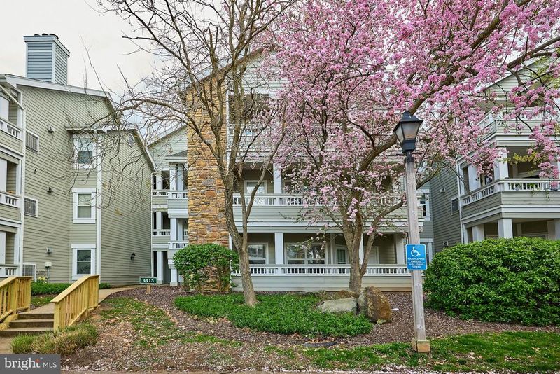 4413 Fair Stone Dr #105, Fairfax, VA 22033