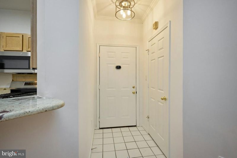 4413 Fair Stone Dr #105, Fairfax, VA 22033