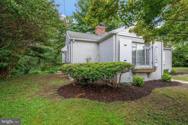 3977 26th St N, Arlington, VA 22207