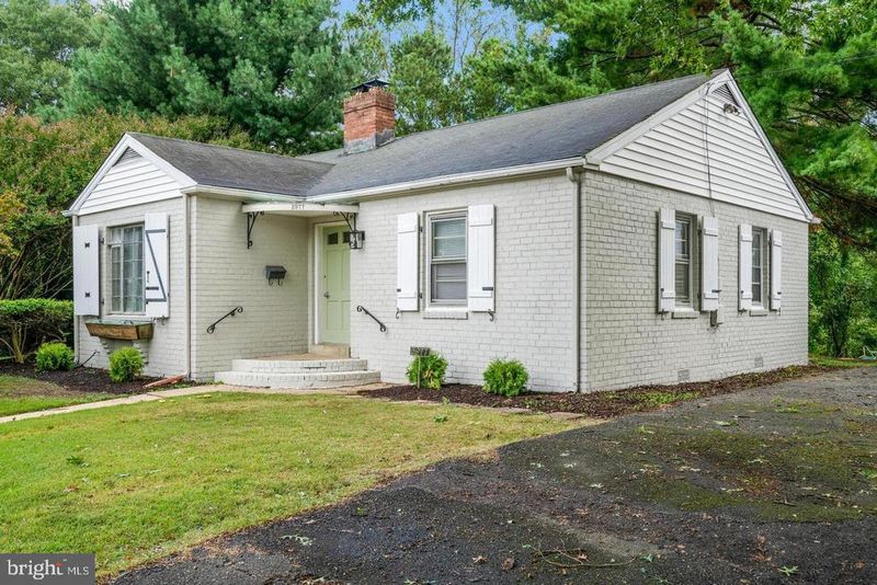 3977 26th St N, Arlington, VA 22207