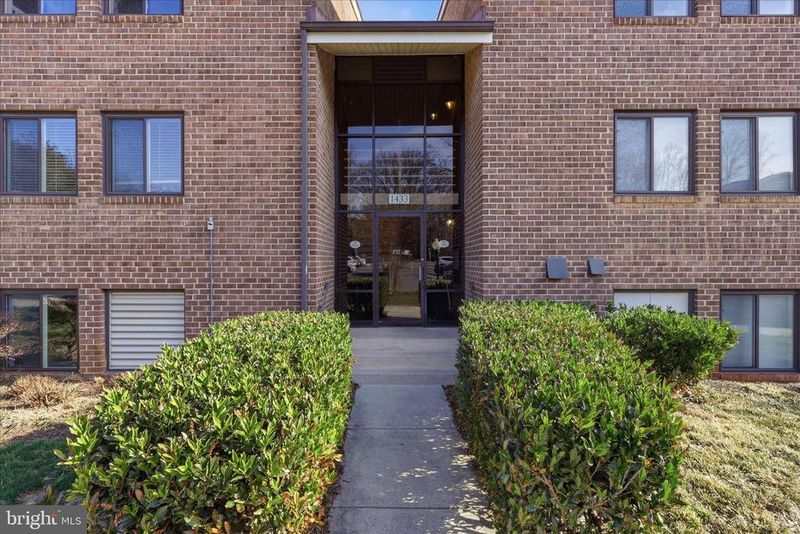 1433 Northgate Sq #11B, Reston, VA 20190