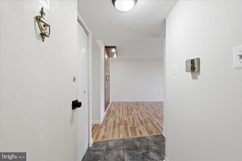 1433 Northgate Sq #11B, Reston, VA 20190