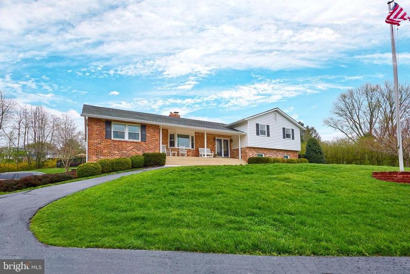 4292 Molesworth Ter, Mount Airy, MD 21771