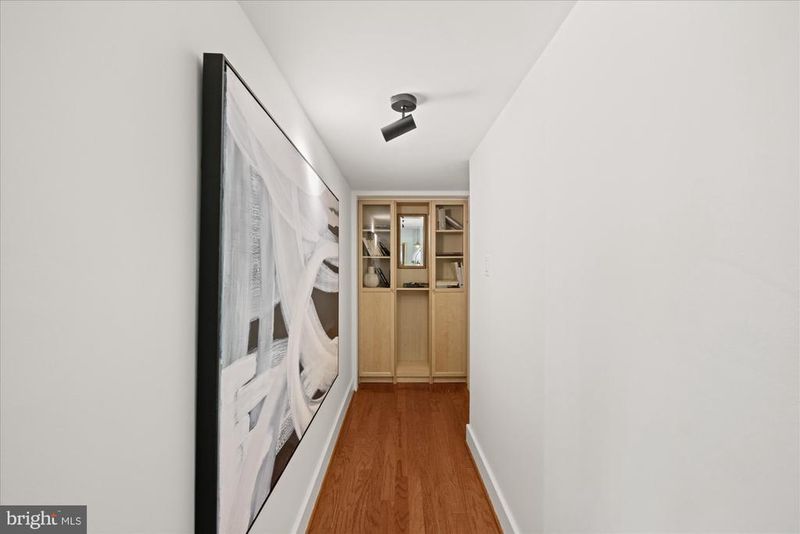 4840 Macarthur Blvd NW #301, Washington, DC 20007
