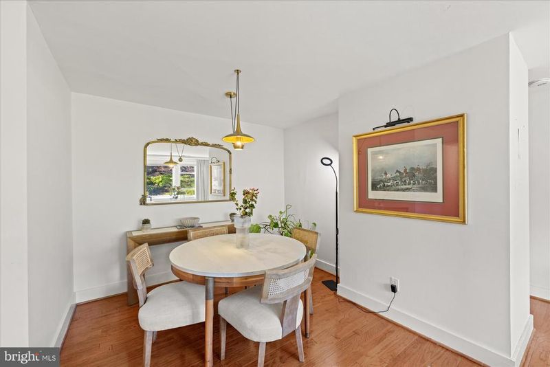 4840 Macarthur Blvd NW #301, Washington, DC 20007