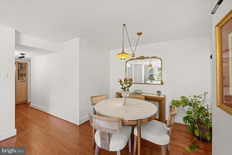 4840 Macarthur Blvd NW #301, Washington, DC 20007