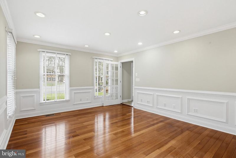 743 Live Oak Dr, Millersville, MD 21108