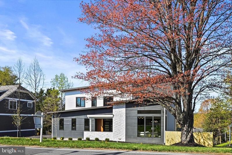 1052 Balls Hill Rd, Mclean, VA 22101