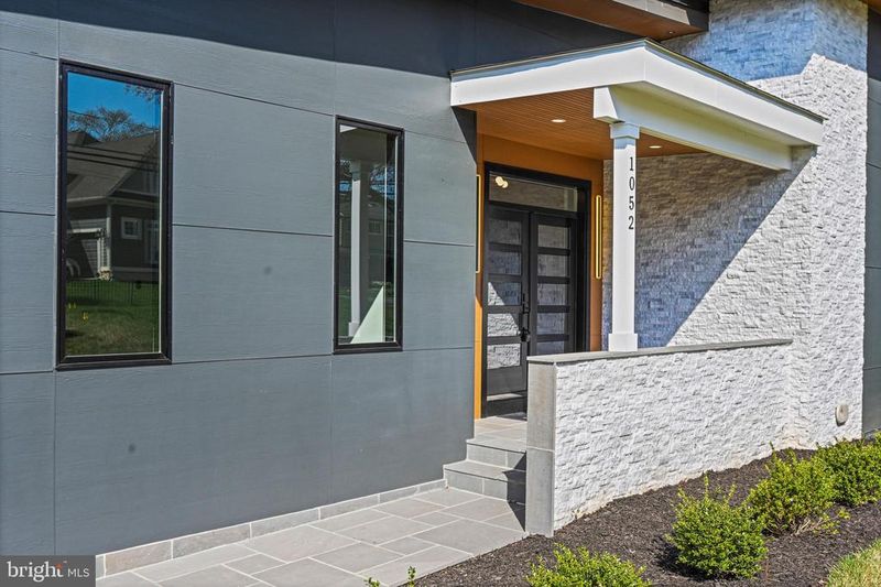 1052 Balls Hill Rd, Mclean, VA 22101