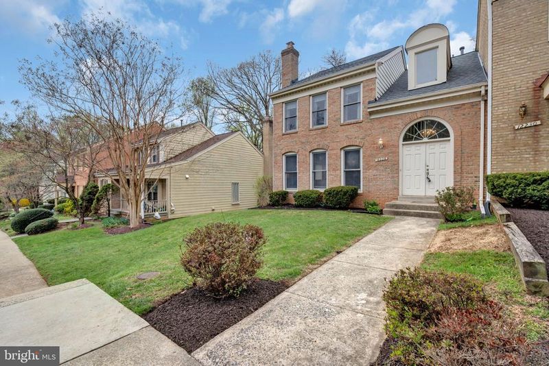 12228 Tildenwood Dr, Rockville, MD 20852