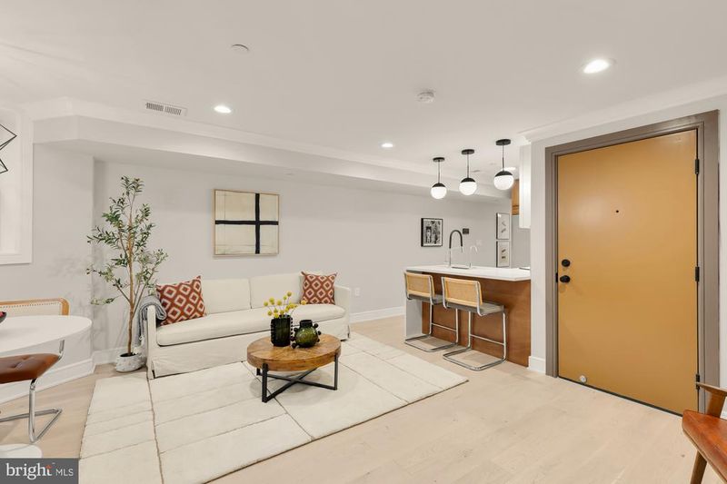 647 G St SE #2, Washington, DC 20003