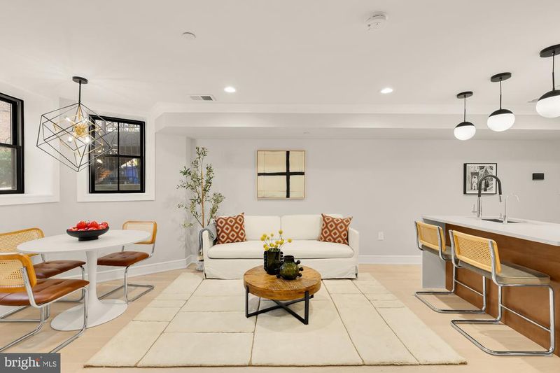 647 G St SE #2, Washington, DC 20003