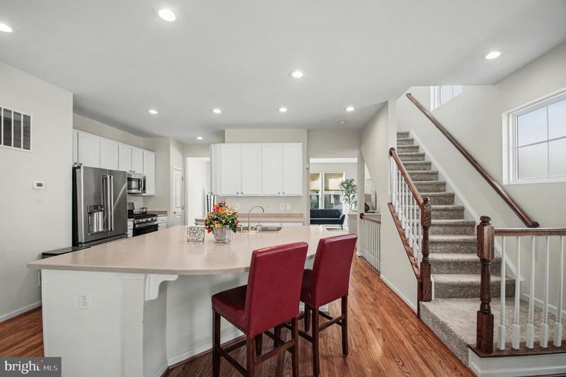 42464 Regal Wood Dr, Brambleton, VA 20148