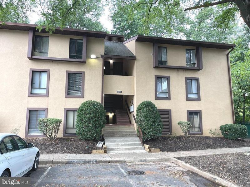 2237 Castle Rock Sq #1B, Reston, VA 20191
