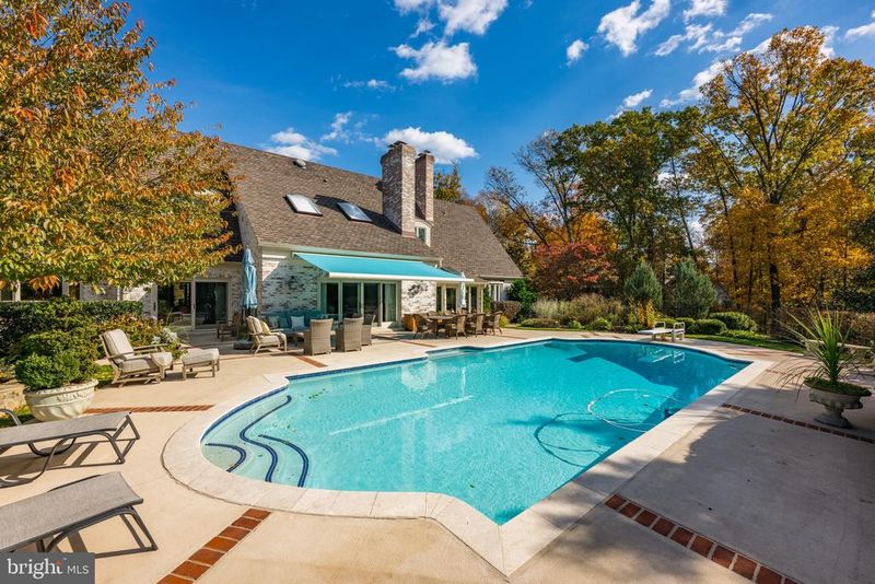 1322 Darnall Dr, Mclean, VA 22101