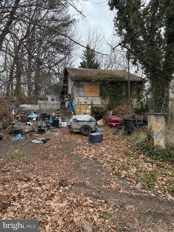 18519 Triangle St, Triangle, VA 22172