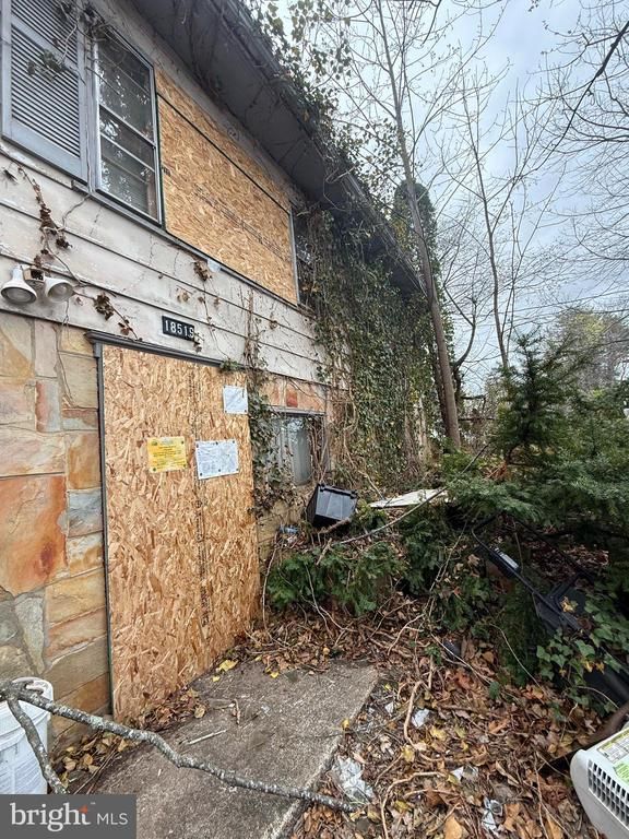 18519 Triangle St, Triangle, VA 22172