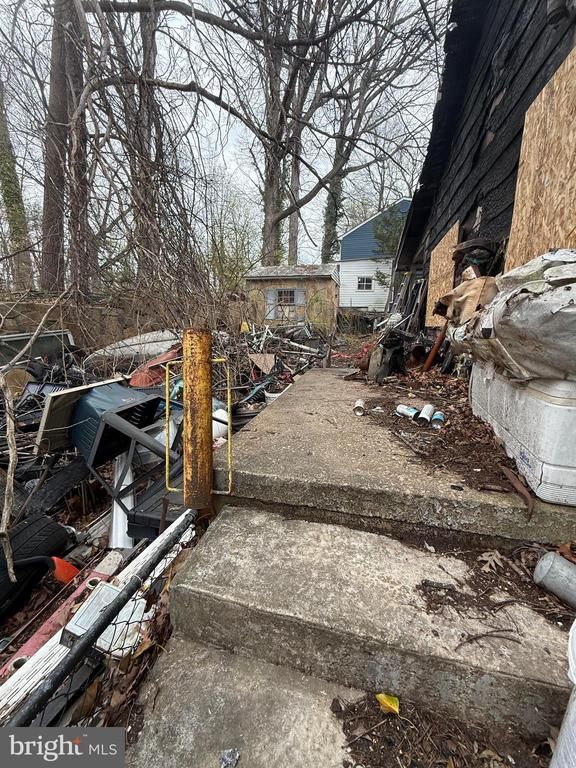 18519 Triangle St, Triangle, VA 22172