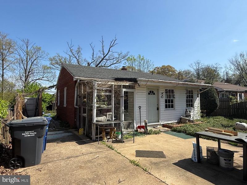 2622 Groveton St, Alexandria, VA 22306