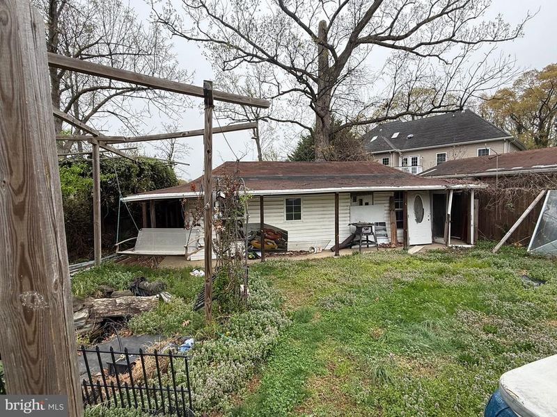 2622 Groveton St, Alexandria, VA 22306