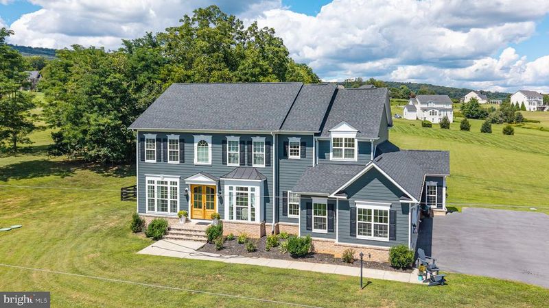 35490 Sunny Ridge Rd, Round Hill, VA 20141