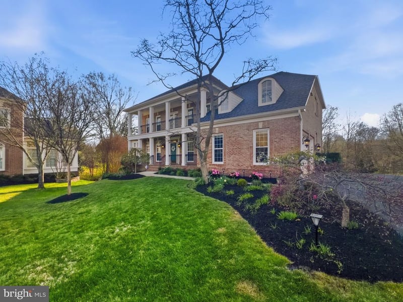 10123 Ratcliffe Manor Dr, Fairfax, VA 22030