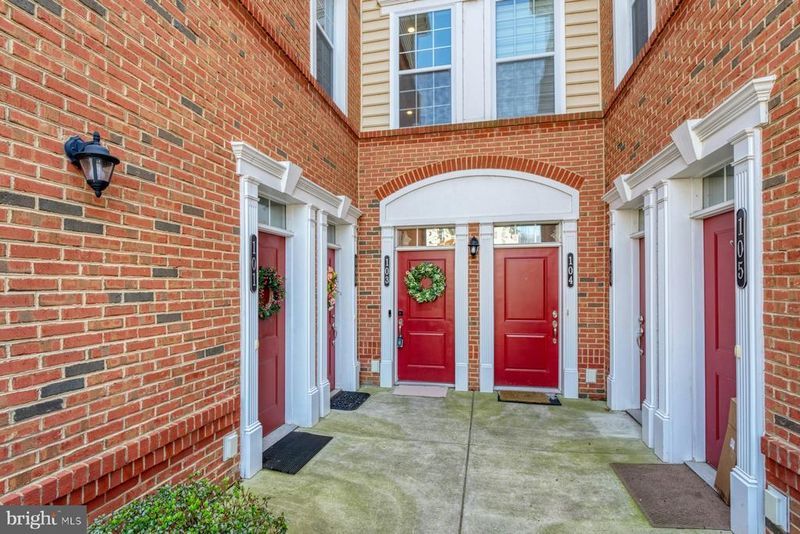 23290 Milltown Knoll Sq #103, Ashburn, VA 20148